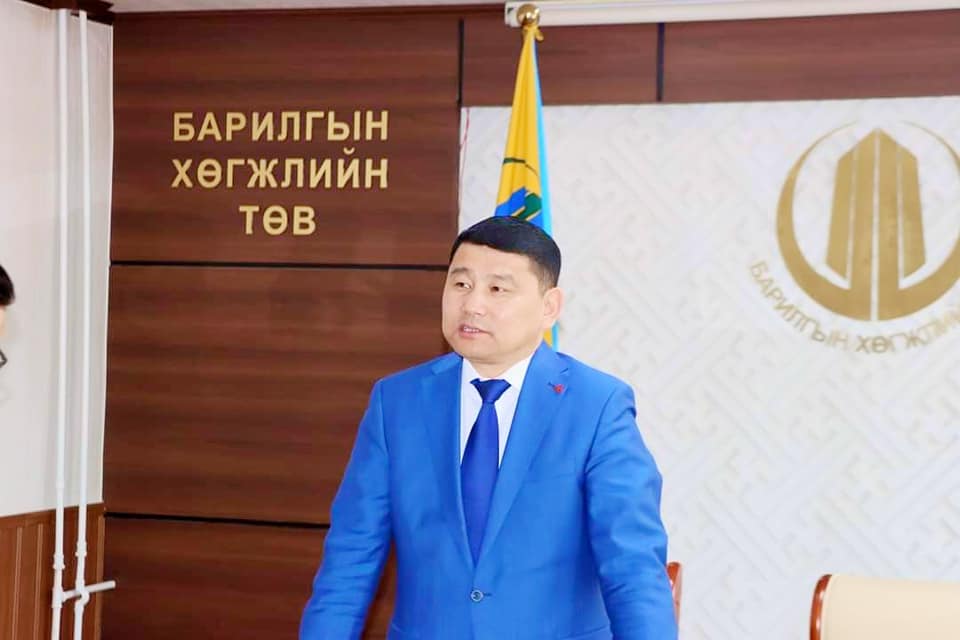 БАРИЛГЫН ХӨГЖЛИЙН ТӨВИЙН ЗАХИРАЛ Ц.АМАРСАНАА АЙМГУУДЫН ГХБХБГ-ЫН ДАРГА НАРТАЙ 2023 ОНЫ ГҮЙЦЭТГЭЛИЙН ГЭРЭЭНД ГАРЫН ҮСЭГ ЗУРЖ 2022 ОНЫ ҮНЭЛГЭЭГ ГАРГАЛАА.