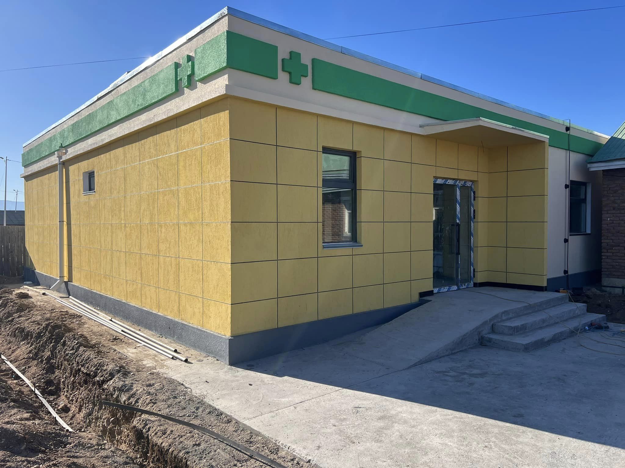 Хөвсгөл аймгийн Мөрөн сумын төвд баригдаж байгаа 5, 6, 12 дугаар багын өрхийн эрүүл мэндийн төвийн барилга угсралтын ажилд захиалагчийн техник хяналт хэрэгжүүлж ажиллалаа.