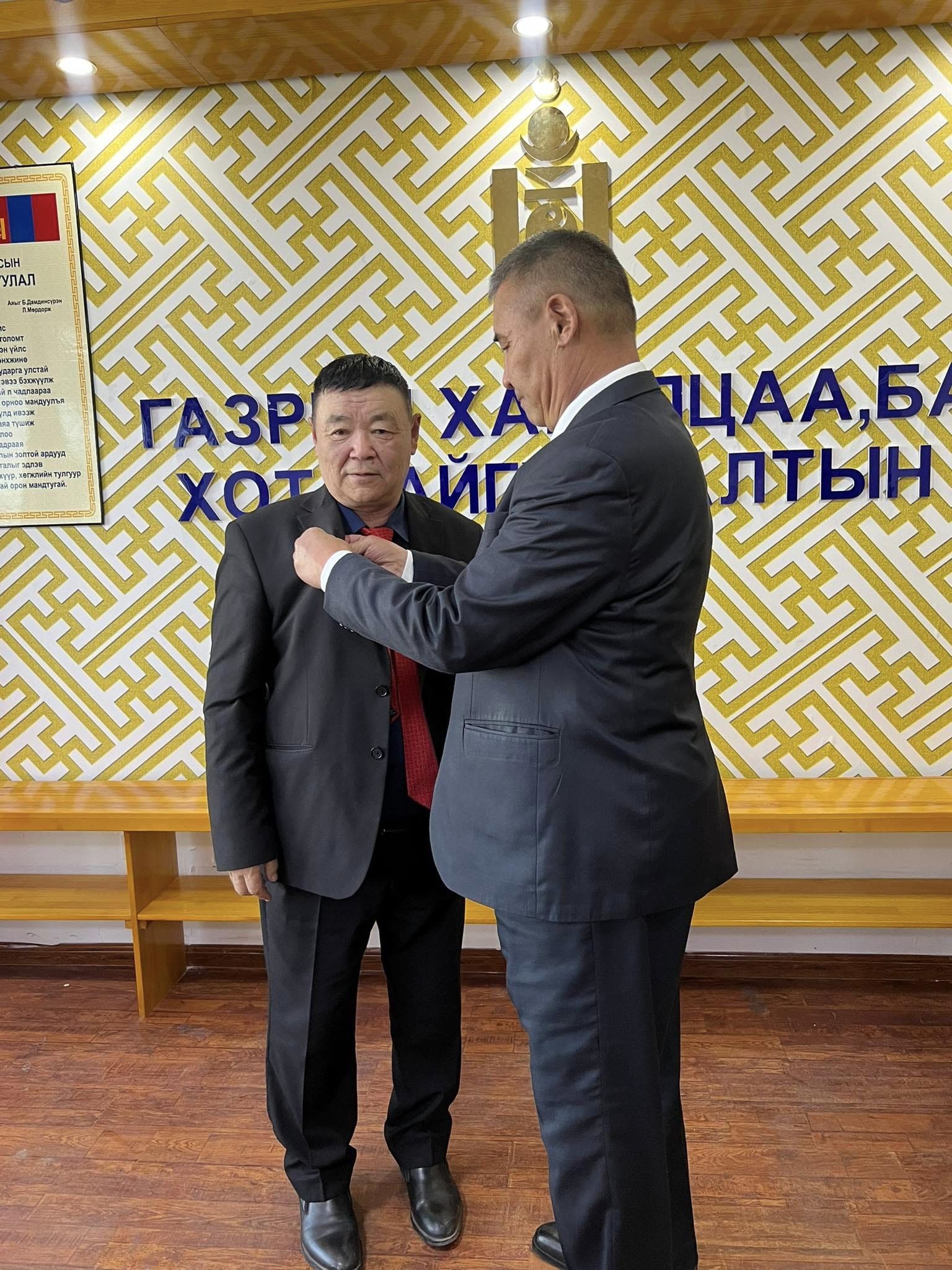 Монгол Улсын гавьяат эдийн засагч, ГХБХБГ-ын дарга К.Болатыг Аймгийн Иргэдийн Төлөөлөгчдийн хурлын даргын 2024 оны 02-р сарын 07-ны өдрийн 02 дугаар захирамжаар аймгийн “ХҮНДЭТ ИРГЭН”-ээр өргөмжиллөө. Эрүүл энх, сайн сайхан бүхнийг хүсэн ерөөе!!!