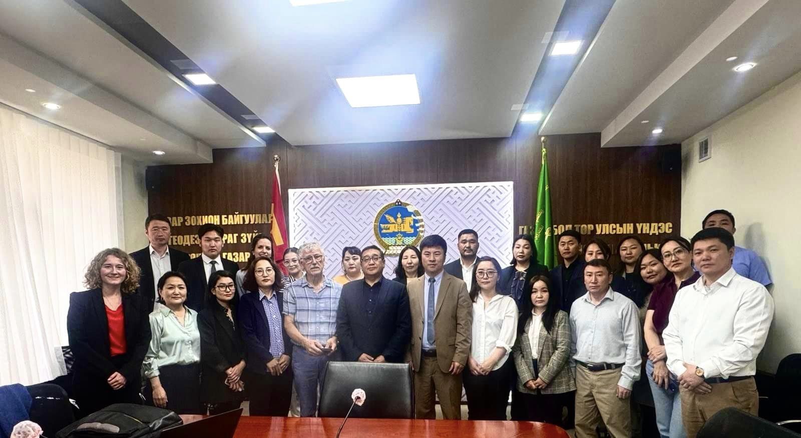 ГАЗАР ЗОХИОН БАЙГУУЛАЛТ, ГЕОДЕЗИ ЗУРАГ ЗҮЙН ЕРӨНХИЙ ГАЗАР БОЛОН ФРАНЦ УЛСЫН /ORÉADE-BRÈCHE - CLS – AVSF/ КОНСОРЦИУМ ХООРОНДЫН ХАРИЛЦАН ОЙЛГОЛЦЛЫН САНАМЖ БИЧГИЙН ХҮРЭЭНД ХИЙГДЭЖ БАЙГАА “FASEP-MONGOLIA” ТӨСЛИЙН ХААЛТЫН АРГА ХЭМЖЭЭ ЗОХИОН БАЙГУУЛАГДАВ