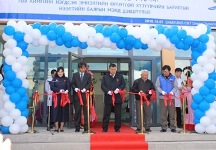 Аймгийн нэгдсэн эмнэлгийн өргөтгөл, хүзүүвчийн барилга ашиглалтанд орлоо
