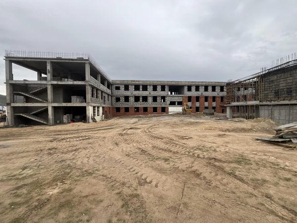Хөвсгөл аймгийн Галт сумын төвд баригдаж байгаа 640 хүүхдийн сургуулийн барилга угсралтын ажилд захиалагчийн техник хяналт хэрэгжүүлж ажиллалаа.