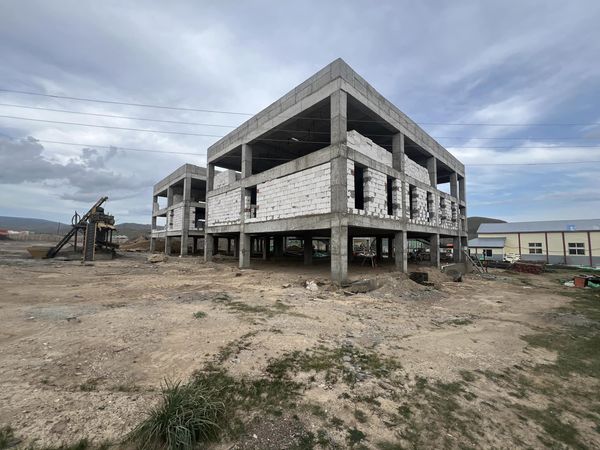 Хөвсгөл аймгийн Төмөрбулаг сумын төвд баригдаж байгаа 160 хүүхдийн дотуур байрны барилга угсралтын ажилд захиалагчийн техник хяналт хэрэгжүүлж ажиллалаа.