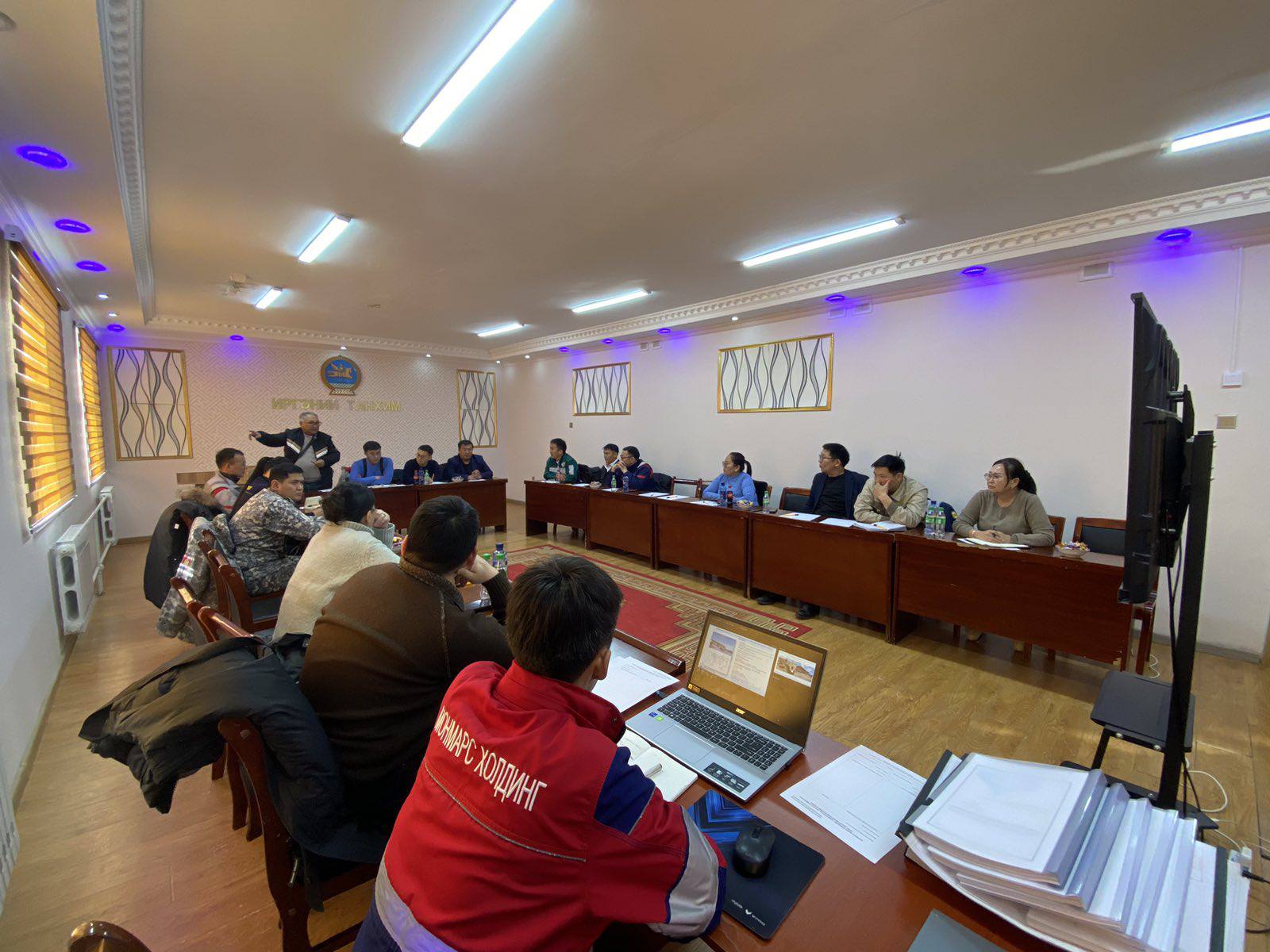 CҮХБААТАР АЙМГИЙН ДАРЬГАНГА СУМАНД УЛСЫН ТӨСВИЙН ХӨРӨНГӨ ОРУУЛАЛТААР БАРИГДСАН 150 ОРТОЙ ХҮҮХДИЙН ЦЭЦЭРЛЭГИЙН БАРИЛГАД УЛСЫН КОМИСС АЖИЛЛАЛАА.