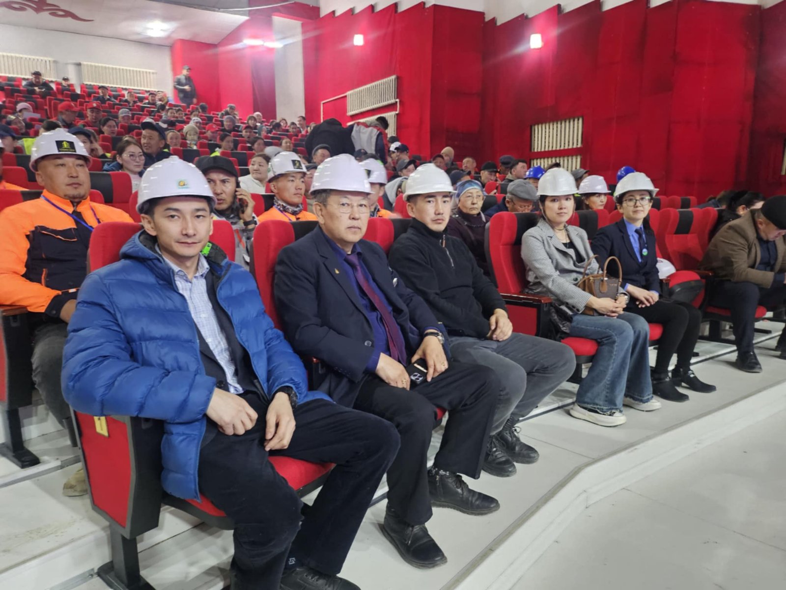 Хөдөлмөрийн аюулгүй байдал, эрүүл ахуй сарын аян-2025” нээлтийг аймгийн хэмжээнд хөгжимт драмын театрт 2025 оны 04 дүгээр сарын 02-ны өдөр зохион байгууллаа.