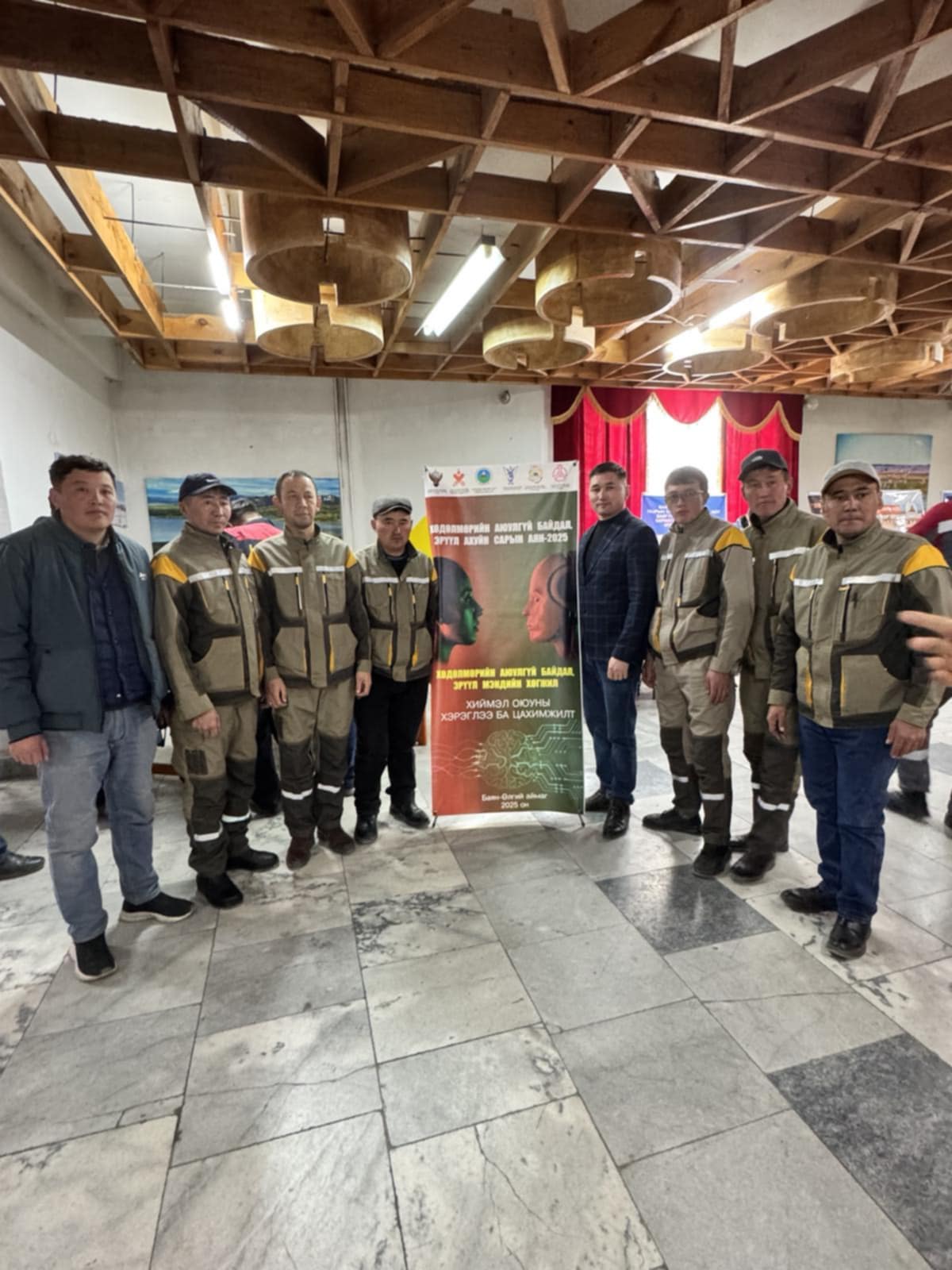 Хөдөлмөрийн аюулгүй байдал, эрүүл ахуй сарын аян-2025” нээлтийг аймгийн хэмжээнд хөгжимт драмын театрт 2025 оны 04 дүгээр сарын 02-ны өдөр зохион байгууллаа.