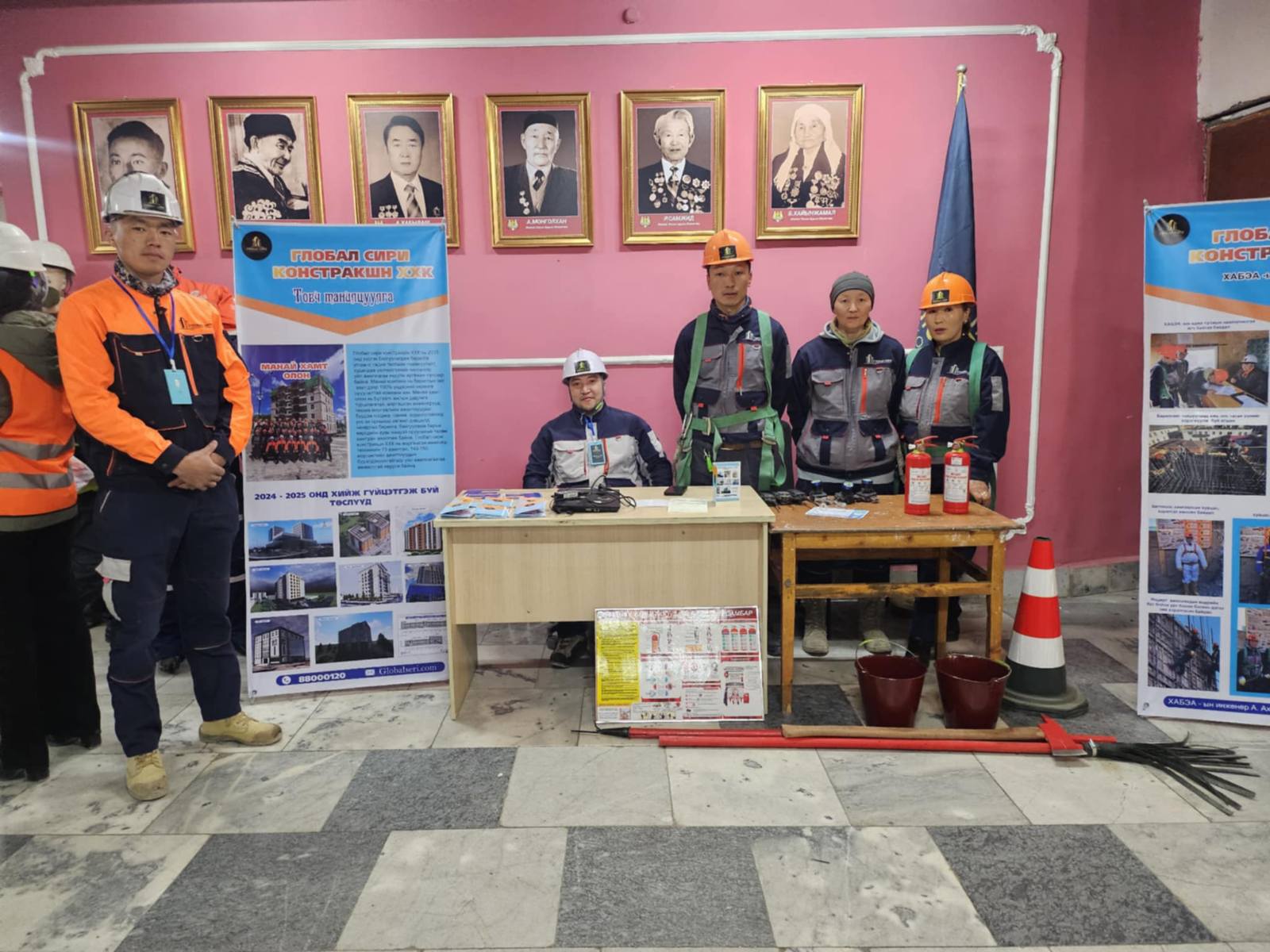 Хөдөлмөрийн аюулгүй байдал, эрүүл ахуй сарын аян-2025” нээлтийг аймгийн хэмжээнд хөгжимт драмын театрт 2025 оны 04 дүгээр сарын 02-ны өдөр зохион байгууллаа.
