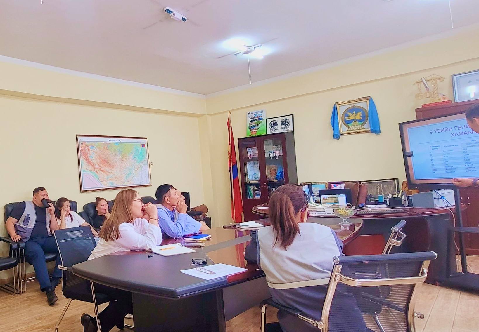 "ШИНЭТГЭЛЭЭР ТҮҮЧЭЭЛСЭН ТӨРИЙН АЛБА" АЯНД НЭГДЛЭЭ.