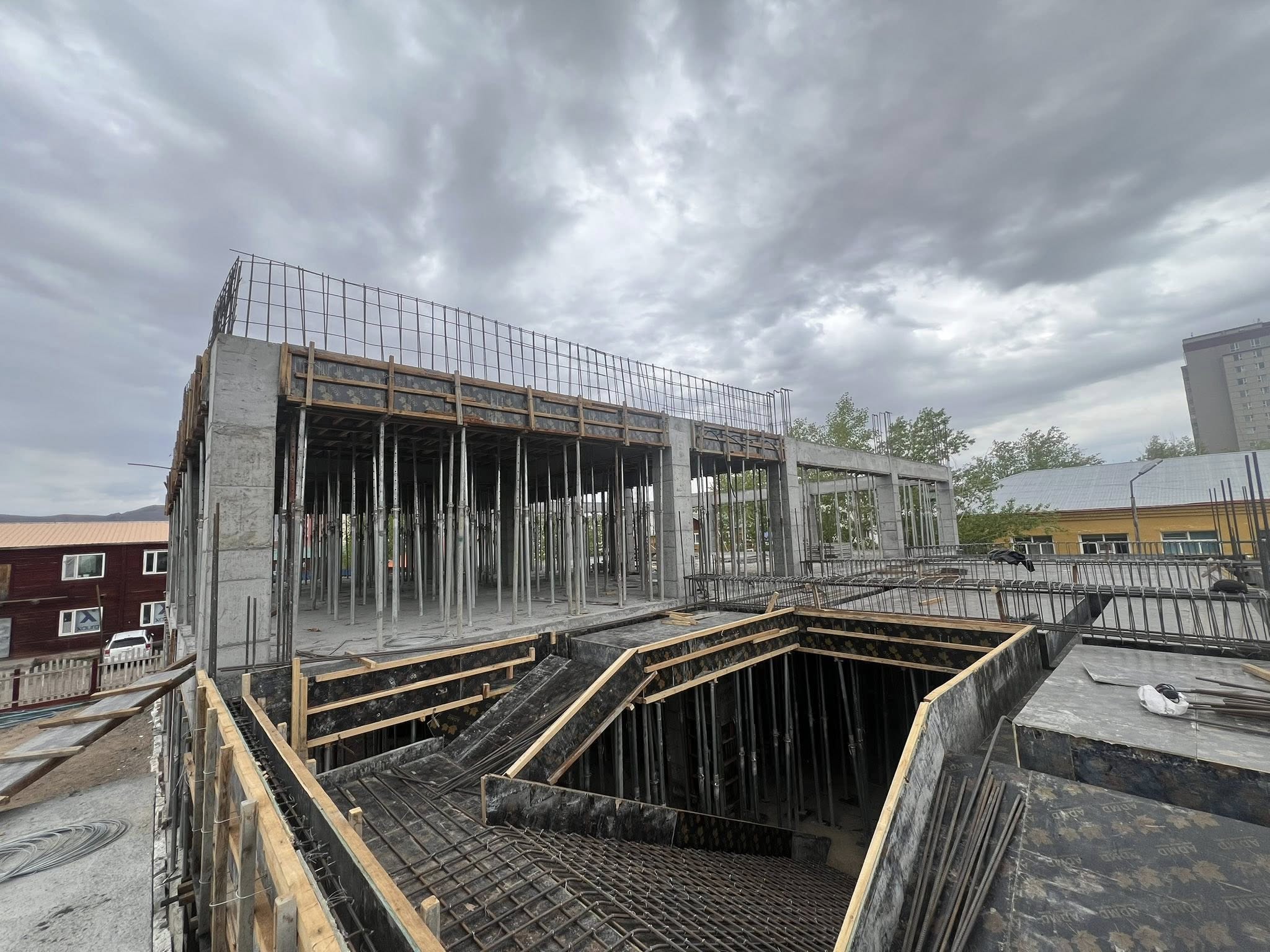 Хөвсгөл аймгийн Мөрөн сумын 8-баг Спорт, Урлагийн цогцолбор 320 хүүхдийн сургуулийн барилга угсралтын ажилд захиалагчийн техник хяналт хэрэгжүүлж ажиллалаа.