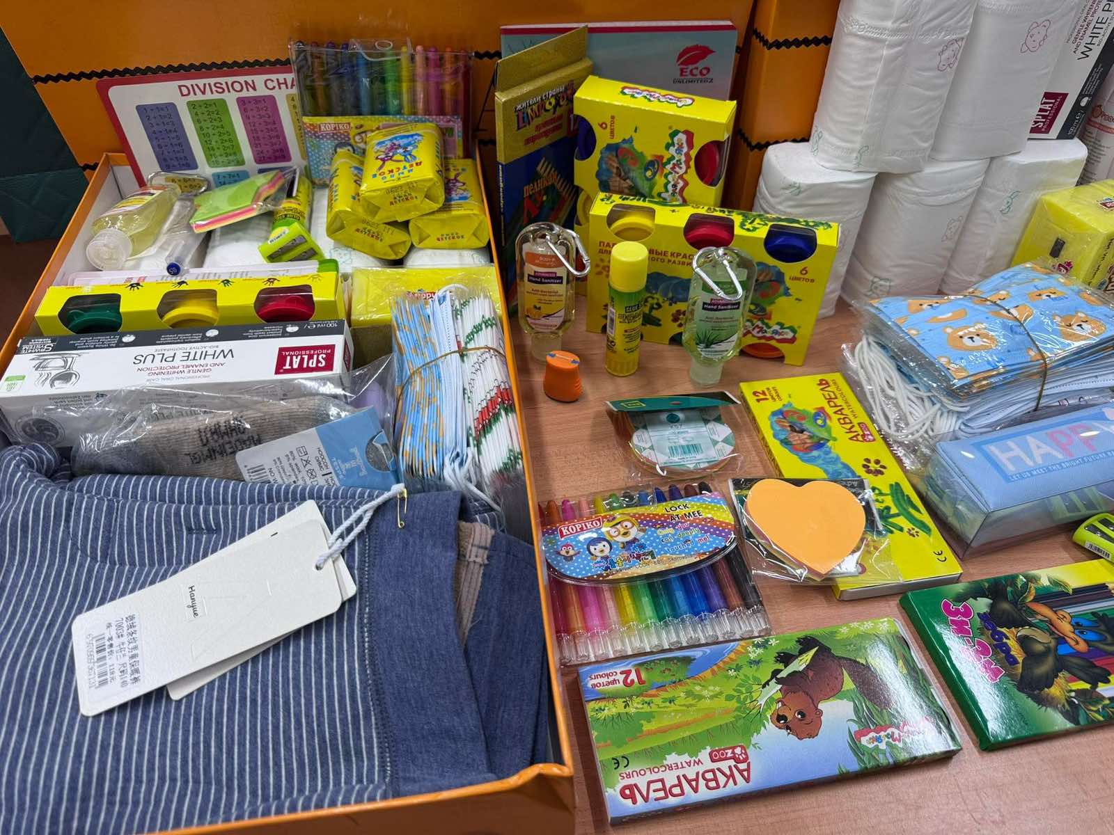 "ЖИЖИГ ХАЙРЦАГ ДАХЬ ТОМ СЭТГЭЛ" аянд нэгдлээ.