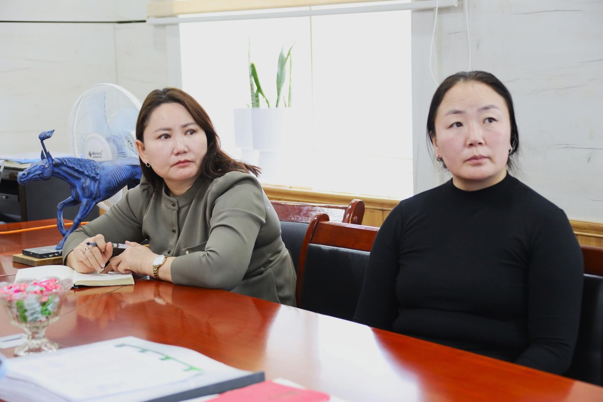 МӨРӨН, ХАТГАЛ ТОСГОНЫГ ОРОН НУТГИЙН ЗЭРЭГЛЭЛТЭЙ ХОТ БОЛГОХ АЖЛЫН ХҮРЭЭНД ЭДЭЛБЭР ГАЗРЫН ХИЛ ХЯЗГААР ТОГТООХ АЖЛЫН ХЭСЭГ ХУРАЛДЛАА.