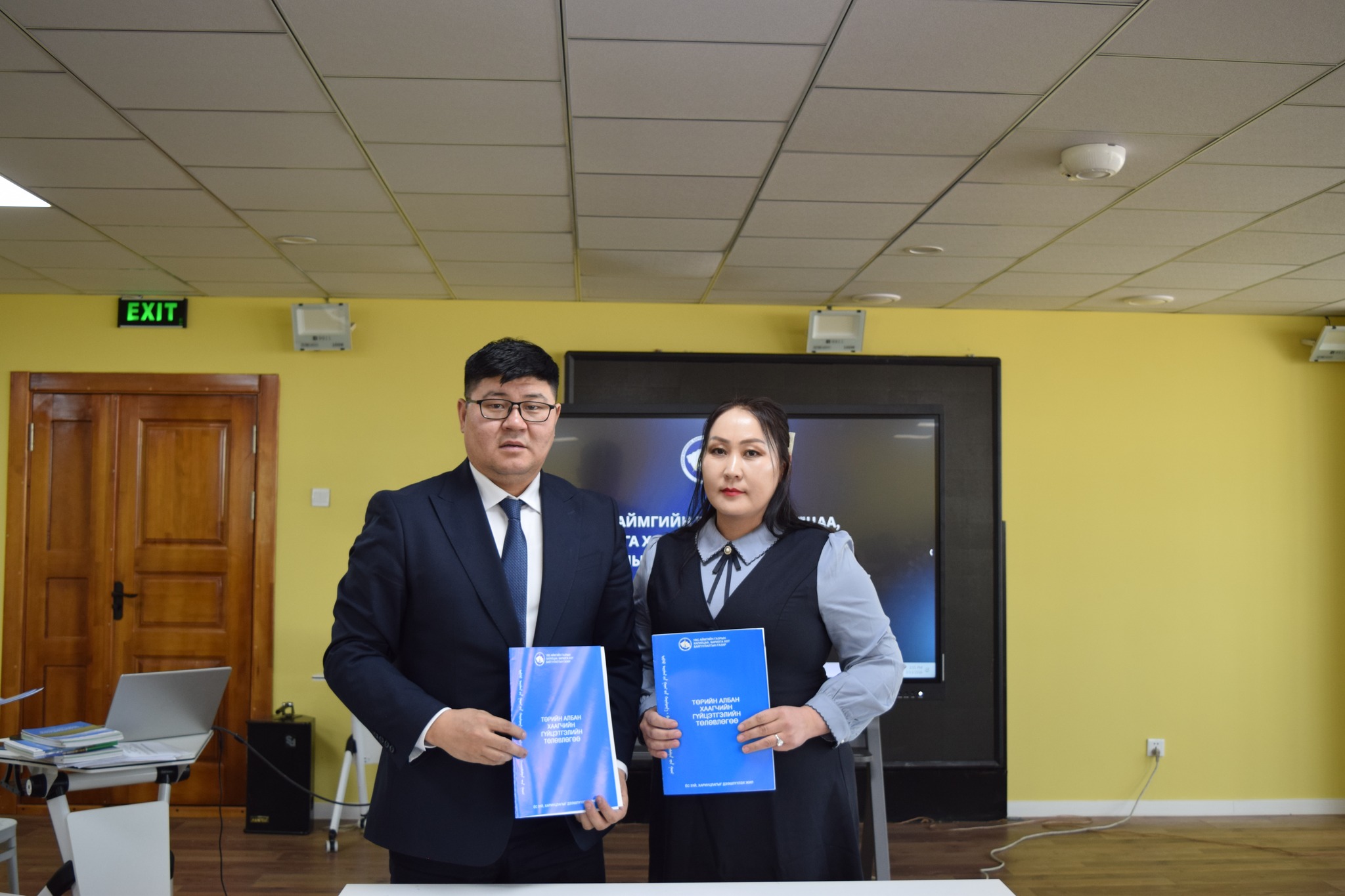 УВС АЙМГИЙН ГАЗРЫН ХАРИЛЦАА, БАРИЛГА ХОТ БАЙГУУЛАЛТЫН ГАЗАР СУМДЫН ГАЗРЫН ДААМЛУУДТАЙ 2026 ОНЫ ГҮЙЦЭТГЭЛИЙН ТӨЛӨВЛӨГӨӨГ БАТАЛЛАА.