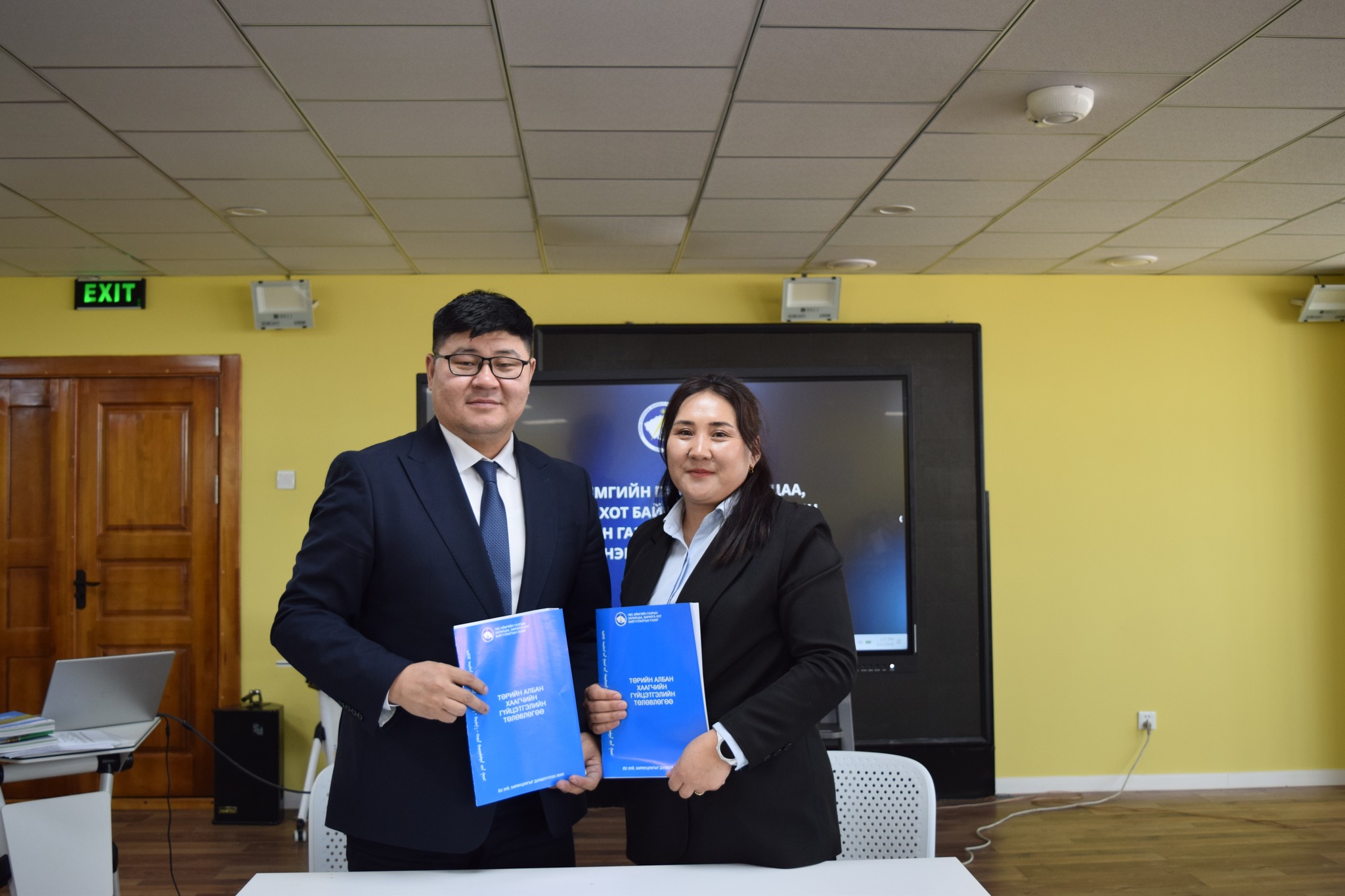 УВС АЙМГИЙН ГАЗРЫН ХАРИЛЦАА, БАРИЛГА ХОТ БАЙГУУЛАЛТЫН ГАЗАР СУМДЫН ГАЗРЫН ДААМЛУУДТАЙ 2026 ОНЫ ГҮЙЦЭТГЭЛИЙН ТӨЛӨВЛӨГӨӨГ БАТАЛЛАА.