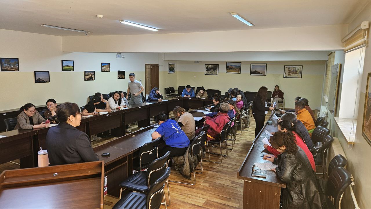 ГАЗРЫН ТУХАЙ ХУУЛЬД НЭМЭЛТ ӨӨРЧЛӨЛТ ОРУУЛАХ ТУХАЙ ХУУЛИЙН ТӨСЛИЙГ ОЛОН НИЙТЭЭР ХЭЛЭЛЦҮҮЛЭХ ХЭЛЭЛЦҮҮЛГИЙГ МАНДАХ СУМАНД ЗОХИОН БАЙГУУЛЛАА.