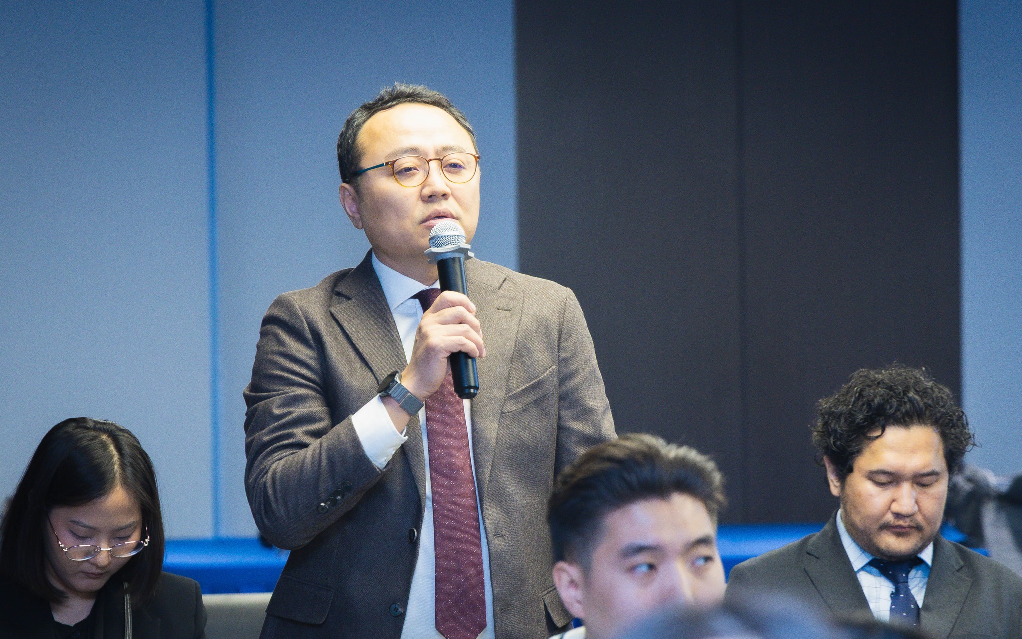 Орон сууцны санхүүжилтийн банкны тухай болон Орон сууцжуулалтын тухай анхдагч хуулийн төслийн хэлэлцүүлэг боллоо