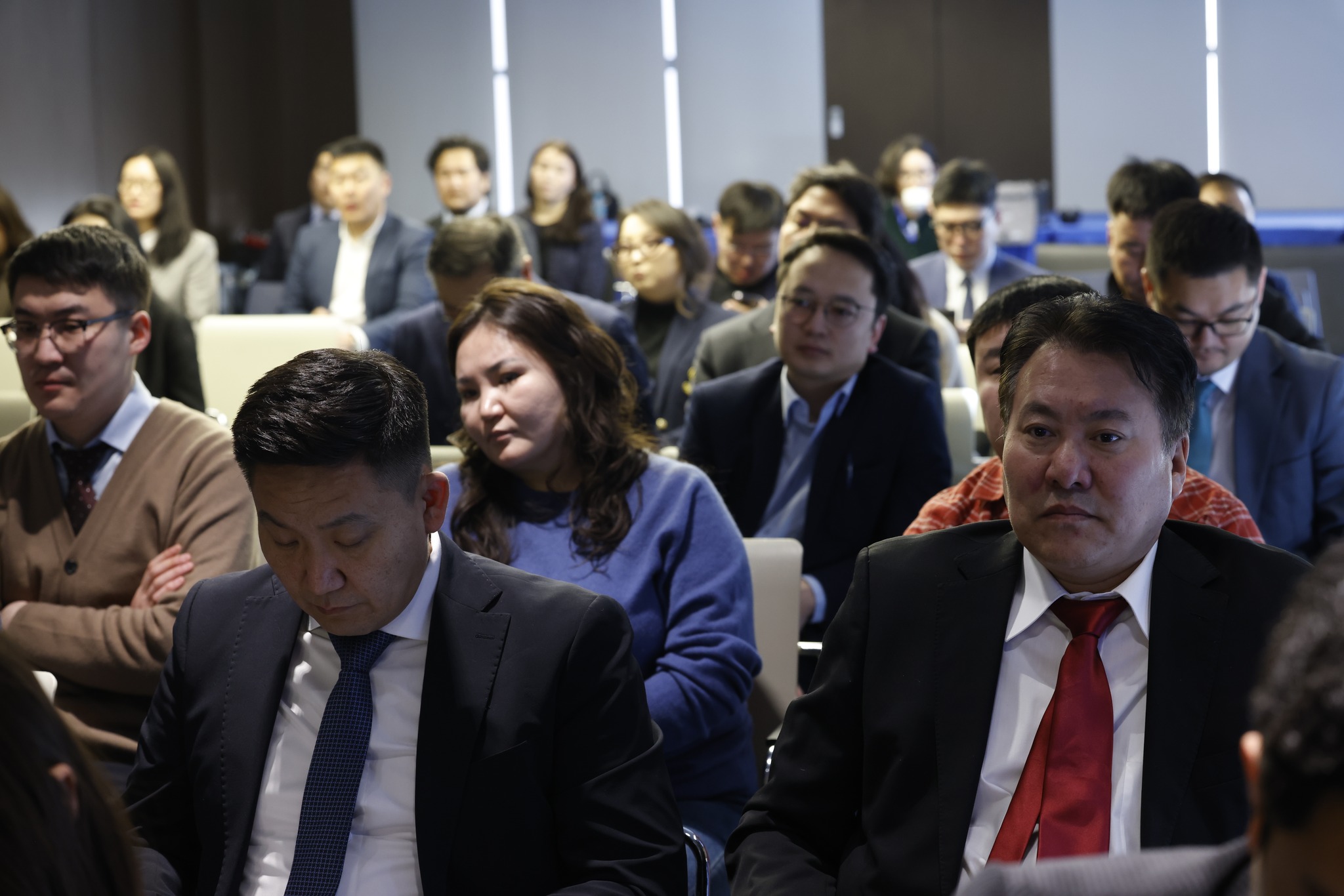 Орон сууцны санхүүжилтийн банкны тухай болон Орон сууцжуулалтын тухай анхдагч хуулийн төслийн хэлэлцүүлэг боллоо