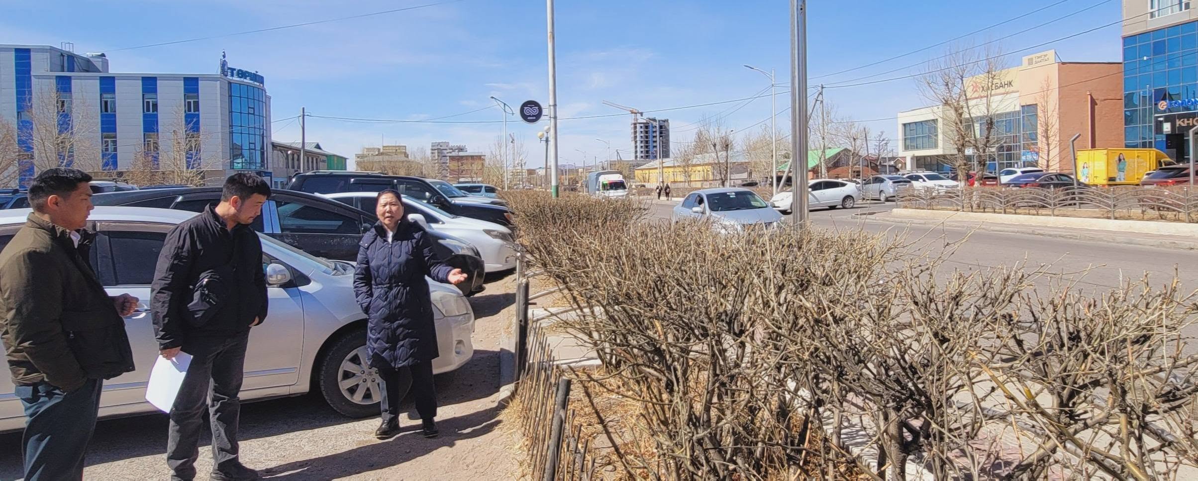 Аймгийн Засаг даргын “Бүтээлч Хөвсгөлчүүд” үйл ажиллагааны хөтөлбөрийн хүрээнд хэрэгжүүлэх Номингийн уулзвараас Шинэ Мөрөн хороолол, Эрүүл мэндийн газрын уулзвараас Хилийн цэргийн уулзвар хүртэлх 4 эгнээ авто замын трасстай давхцаж буй иргэн, аж ахуйн нэгж, байгууллагуудад албан мэдэгдэл хүргүүлэн ажиллаж байна. Тус авто замын барилга угсралтын ажил 2026 оны 05 дугар сарын 01-ний өдрөөс эхэлнэ.