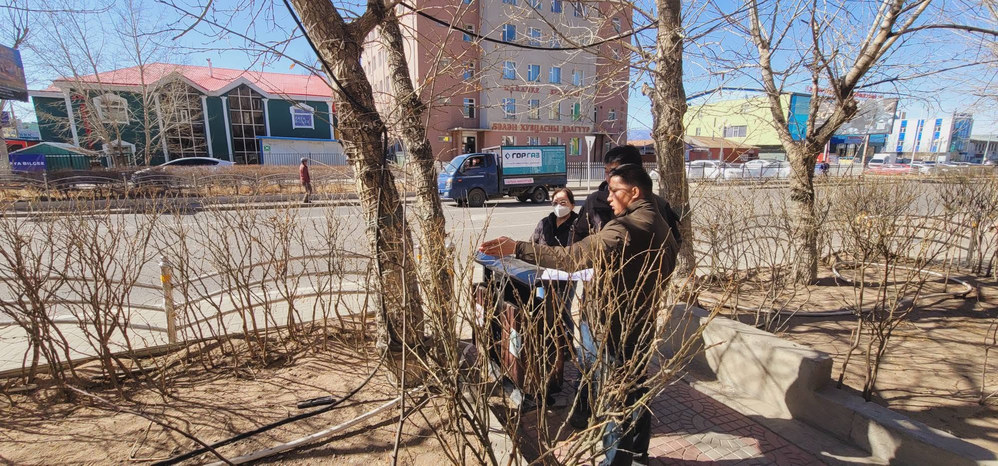 Аймгийн Засаг даргын “Бүтээлч Хөвсгөлчүүд” үйл ажиллагааны хөтөлбөрийн хүрээнд хэрэгжүүлэх Номингийн уулзвараас Шинэ Мөрөн хороолол, Эрүүл мэндийн газрын уулзвараас Хилийн цэргийн уулзвар хүртэлх 4 эгнээ авто замын трасстай давхцаж буй иргэн, аж ахуйн нэгж, байгууллагуудад албан мэдэгдэл хүргүүлэн ажиллаж байна. Тус авто замын барилга угсралтын ажил 2026 оны 05 дугар сарын 01-ний өдрөөс эхэлнэ.