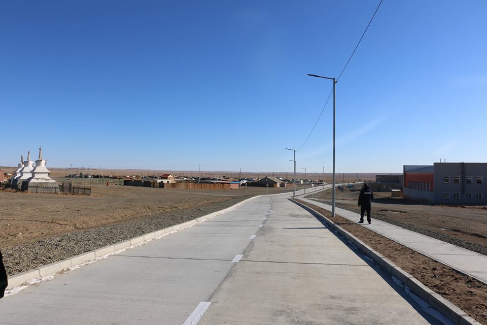Аймгийн Засаг даргын 2017 оны 11 дүгээр сарын 27-ны өдрийн А/421 дугаар захирамжаар тус аймгийн Өлзийт сумын төвд “Сумын төвийн шинэчлэл төсөл”-ийн хүрээнд хийгдсэн 1.5 км авто зам, явган хүний зам, гэрэлтүүлгийн ажлыг ашиглалтад оруулах 17 хүний бүрэлдэхүүнтэй комисс ажиллалаа.