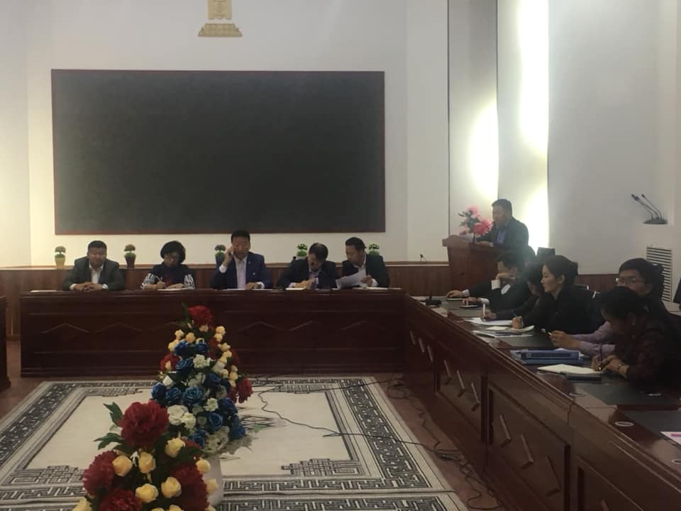 Аймгийн хэмжээнд Улсын төсвийн хөрөнгө оруулалтаар хэрэгжиж буй төсөл арга хэмжээнүүдийн талаар Засаг дарга, холбогдох компанийн удирдлагуудтай уулзалт зохион байгуулж байна.