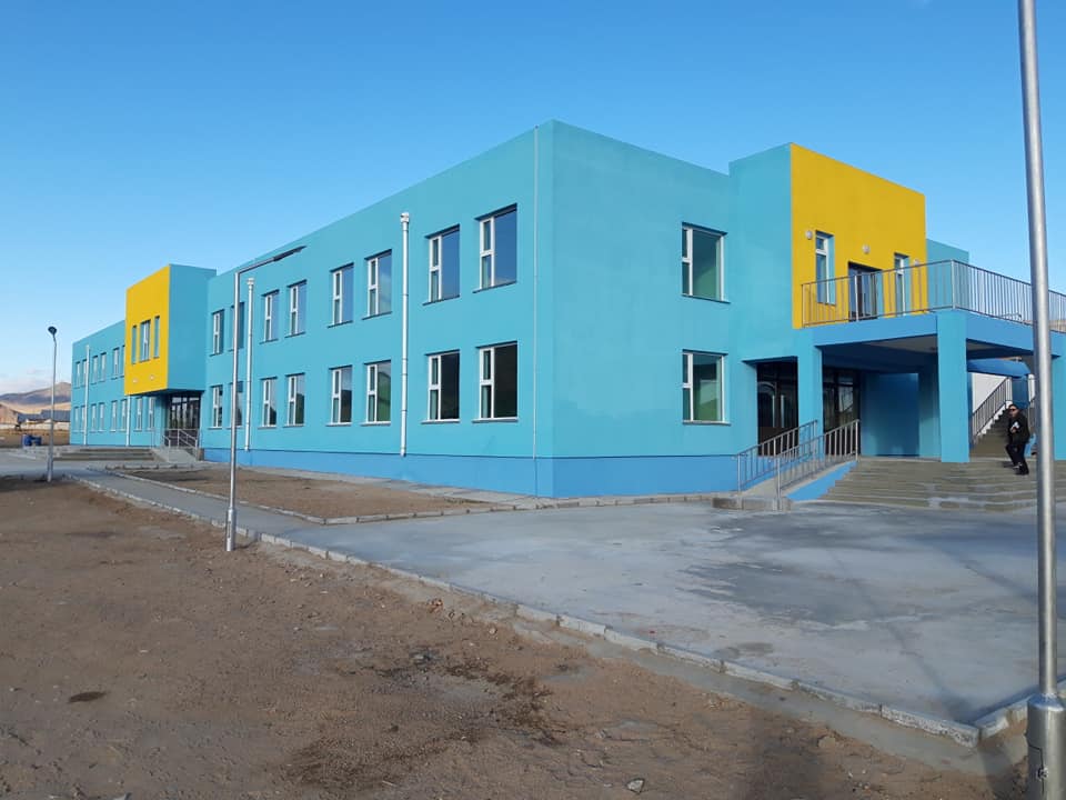 Хөвсгөл аймгийн Тосон цэнгэл сумын 320 хүүхдийн сургуулийн барилгад Улсын комисс ажиллаж байна.