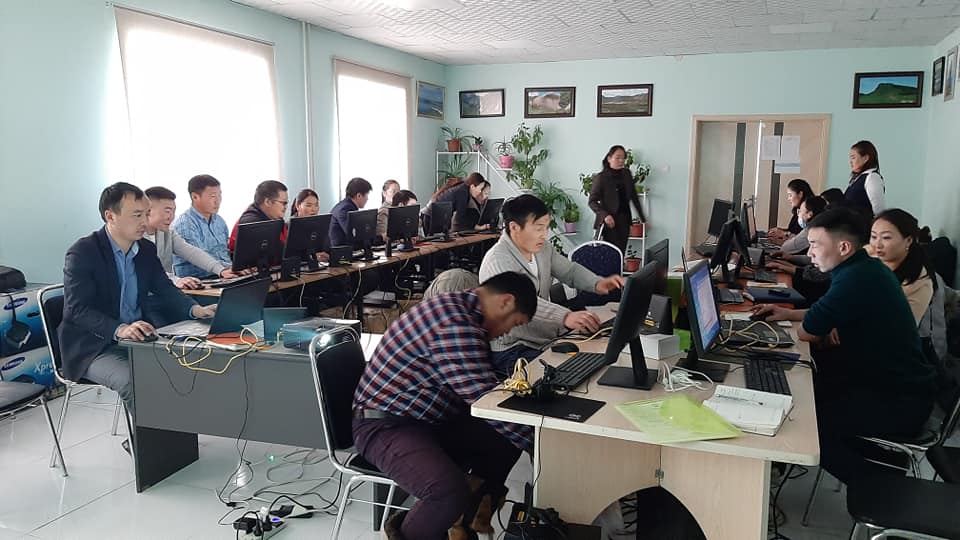 23 сум 1 тосгоны газрын даамлууд болон аймгийн газрын мэргэжилтнүүдэд газар зохион байгуулалтын тухайн жилийн төлөвлөгөөг цахим мэдээллийн санд оруулах сургалт эхэллээ.