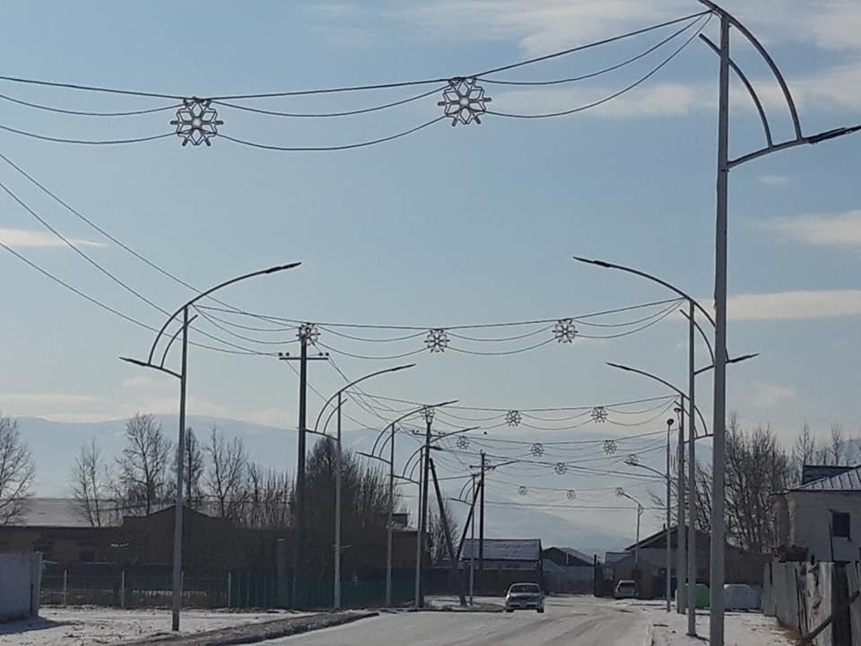 Хөвсгөл аймгийн Мөрөн сумын 8-р багийн наадмын талбайн зүүн талд замын гэрэлтүүлэг, чимэглэлийн ажил