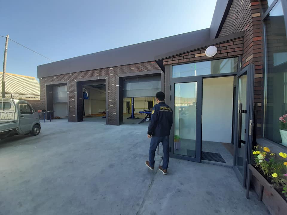 Хөвсгөл аймгийн Мөрөн суманд "Доктор авто сүлжээ"-ний барилга.