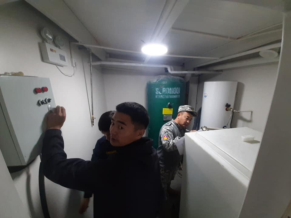 Хөвсгөл аймгийн Мөрөн суманд "Доктор авто сүлжээ"-ний барилга.