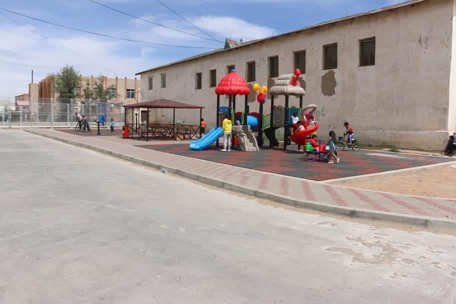 Аймгийн төвийн 5, 9, 12, 13 байрнуудын гадна тохижилт тоглоомын талбайн ажил