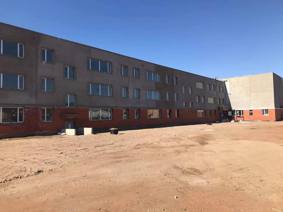 Хөвсгөл аймгийн Мөрөн суманд баригдаж байгаа 480 хүүхдийн хүчин чадал бүхий сургуулийн барилга.