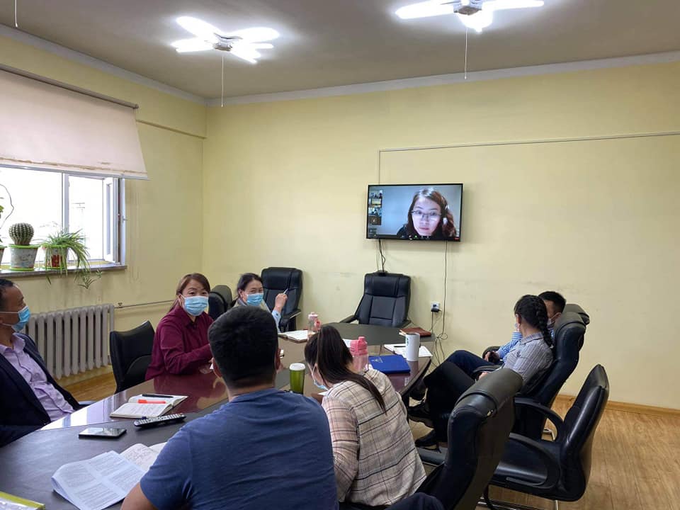Газар зохион байгуулалт, геодези, зураг зүйн газраас "Газрын багц хууль"-ийн тухай цахим хэлэлцүүлэг явуулж байна. Газрын удирдлагын хэлтсийн нийт албан хаагчид тус хэлэлцүүлэгт оролцож байна.
