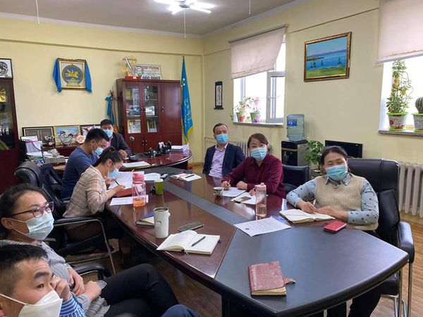 Газар зохион байгуулалт, геодези, зураг зүйн газраас "Газрын багц хууль"-ийн тухай цахим хэлэлцүүлэг явуулж байна. Газрын удирдлагын хэлтсийн нийт албан хаагчид тус хэлэлцүүлэгт оролцож байна.