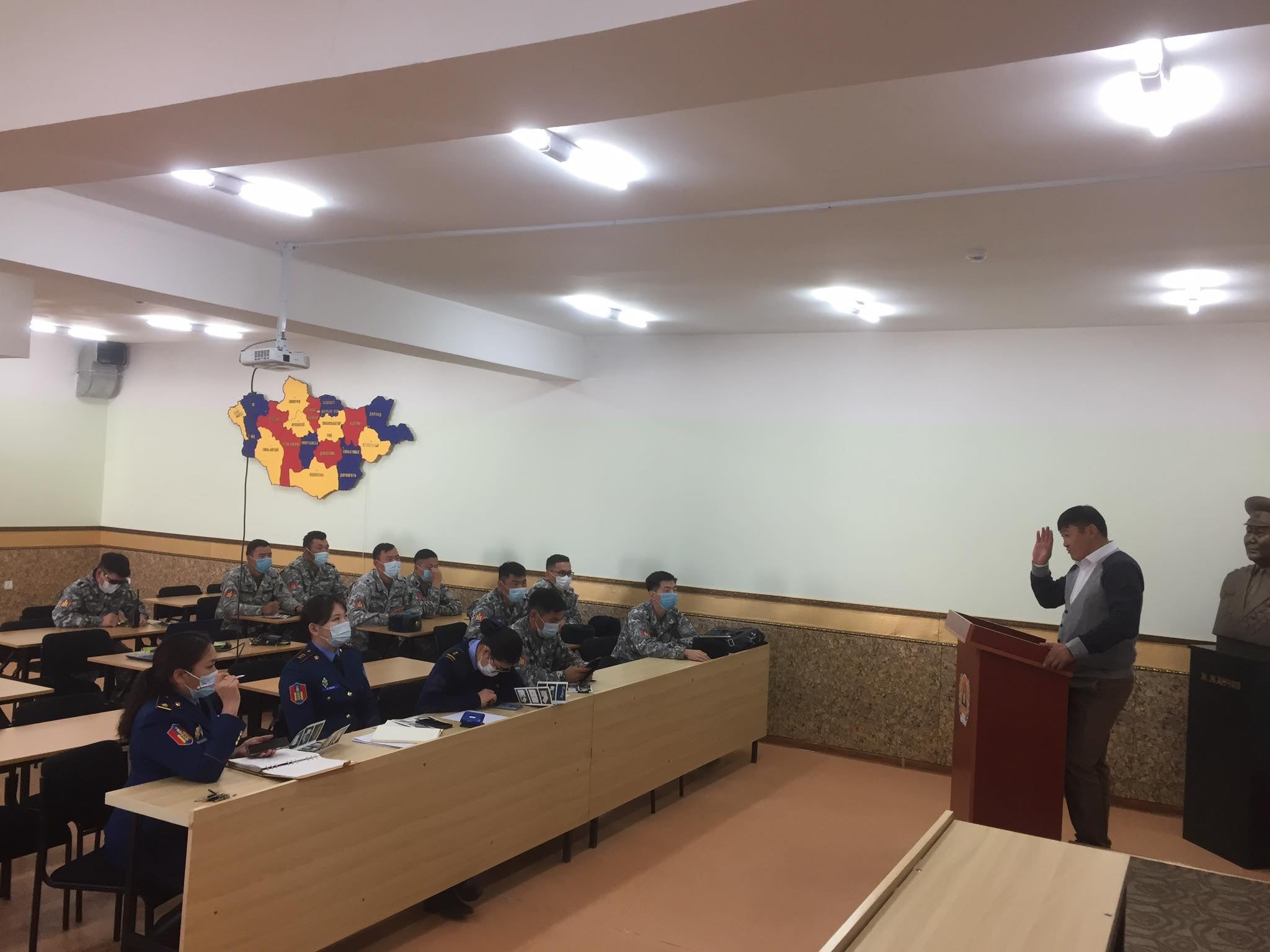 Газрын харилцаа цахим шилжилт аяны хүрээнд Нийтийн номын сан, Онцгой байдлын газрын албан хаагчдад