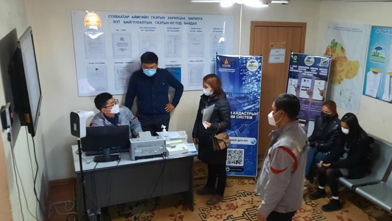 www.egazar.gov.mn сайтыг иргэдэд сурталчлах зорилгоор танилцуулах өдөрлөгийг төв талбайд зохион байгуулж мөн томоохон худалдаа үйлчилгээний газруудаар танилцуулга хийж ажиллаа.