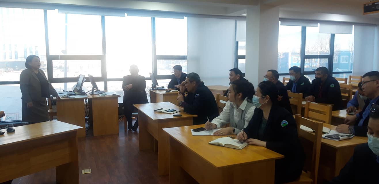 7 хоногийн 5 өдөр бүрт өглөөний 08:00 - 09:00 цагаас хүртэл ГХБХБГ-ын албан хаагчдад сургалт зохион байгуулж байна.
