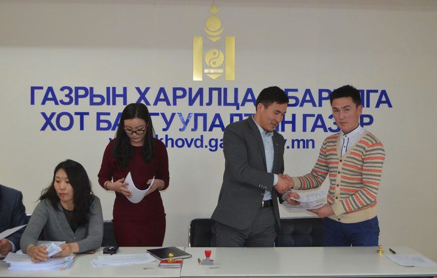 Сумын газрын даамлуудтай 2017 оны үр дүнгийн гэрээ байгууллаа