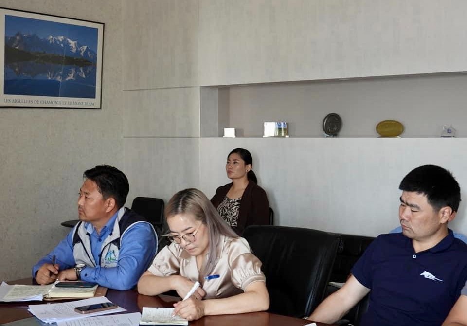 Аймгийн Иргэдийн төлөөлөгчдийн хурлын Хот байгуулалт, дэд бүтцийн хорооны сонсгол, мэдээлэл өгөх, санал солилцох хурал боллоо.