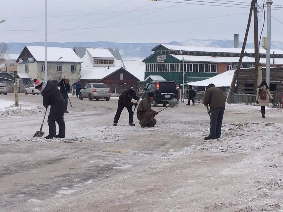 ГХБХБГазраас нийтийн эзэмшлийн зам талбайн цас цэвэрлэх ажилд барилгын чиглэлээр үйл ажиллагаа явуулж байгаа ААН-үүдэд уриалга гарган хамтран ажиллалаа
