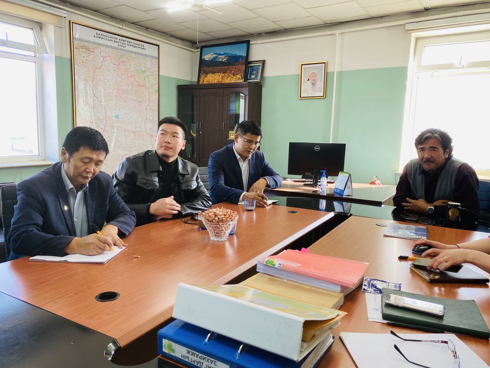 Аймгийн ИТХ-ын төлөөлөгчид ГХБХБгазрын үйл ажиллагаатай танилцав...