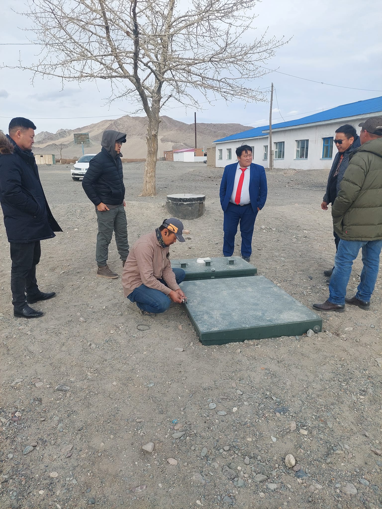 Сумуудын нүхэн жорлонг шинэчилж ариун цэврийн байгууламжтай болгох ажлын хүрээнд хяналт шалгалт хийлээ.