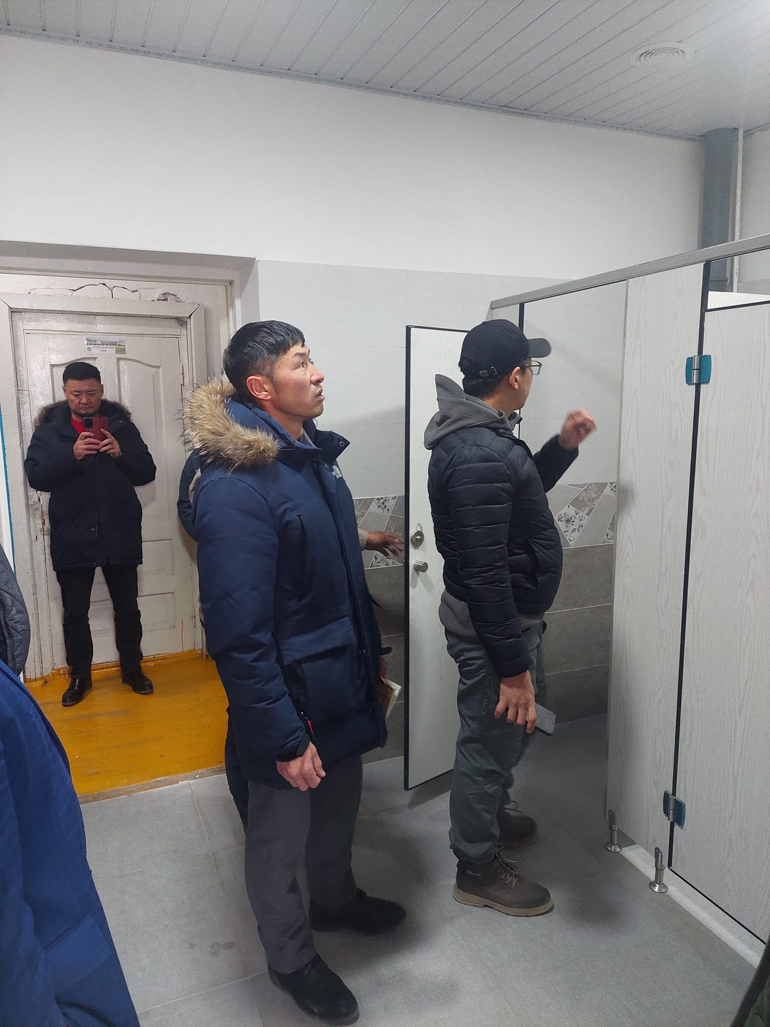 Сумуудын нүхэн жорлонг шинэчилж ариун цэврийн байгууламжтай болгох ажлын хүрээнд хяналт шалгалт хийлээ.