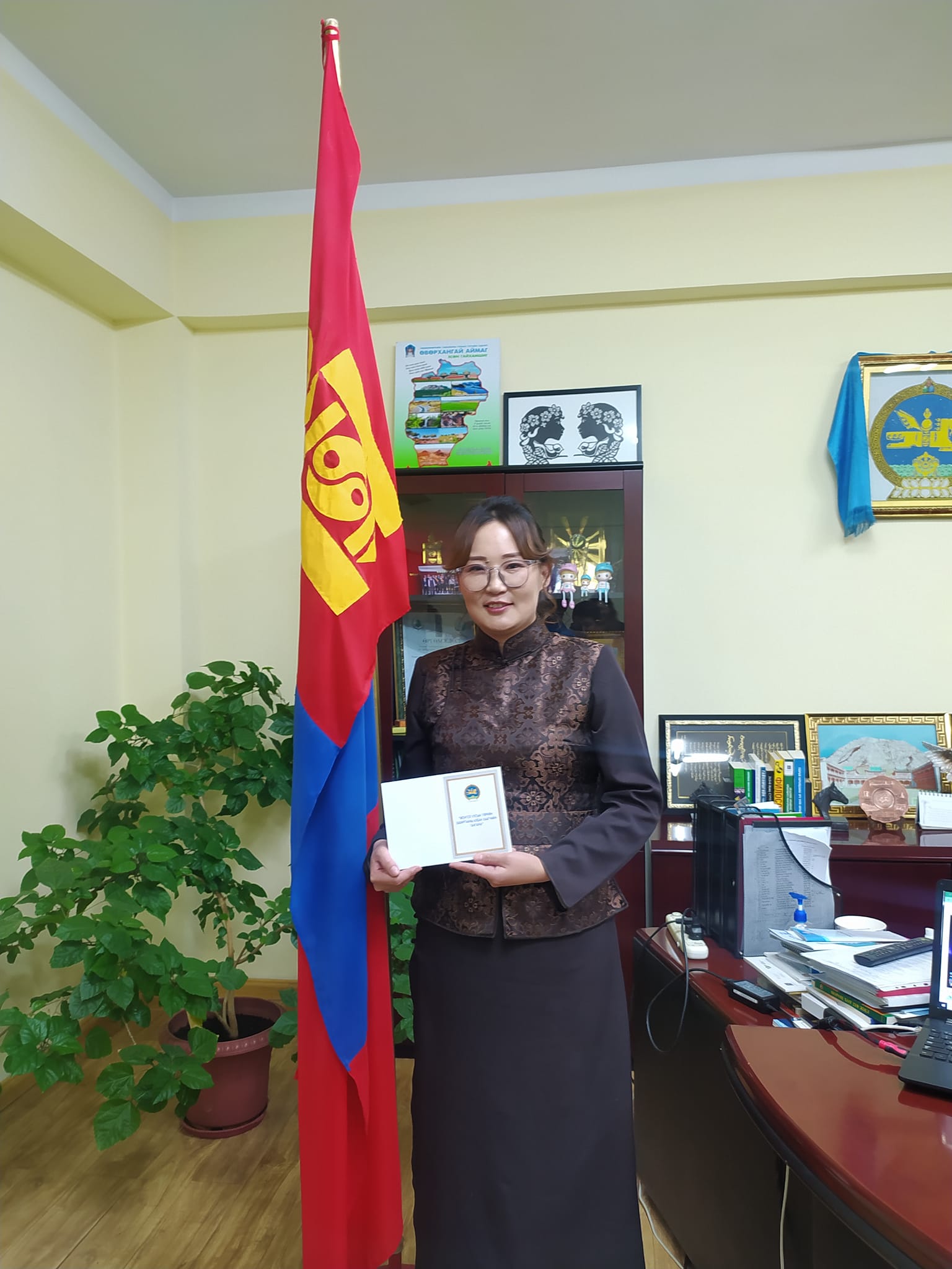 ТӨРИЙН ЗАХИРГААНЫ АЛБАН ХААГЧИЙН ТАНГАРАГ ӨРГӨХ ЁСЛОЛ БОЛЛОО.