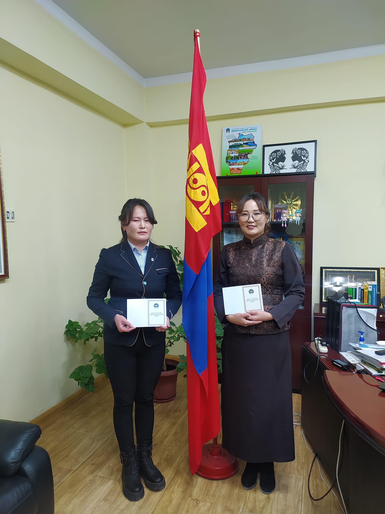 ТӨРИЙН ЗАХИРГААНЫ АЛБАН ХААГЧИЙН ТАНГАРАГ ӨРГӨХ ЁСЛОЛ БОЛЛОО.
