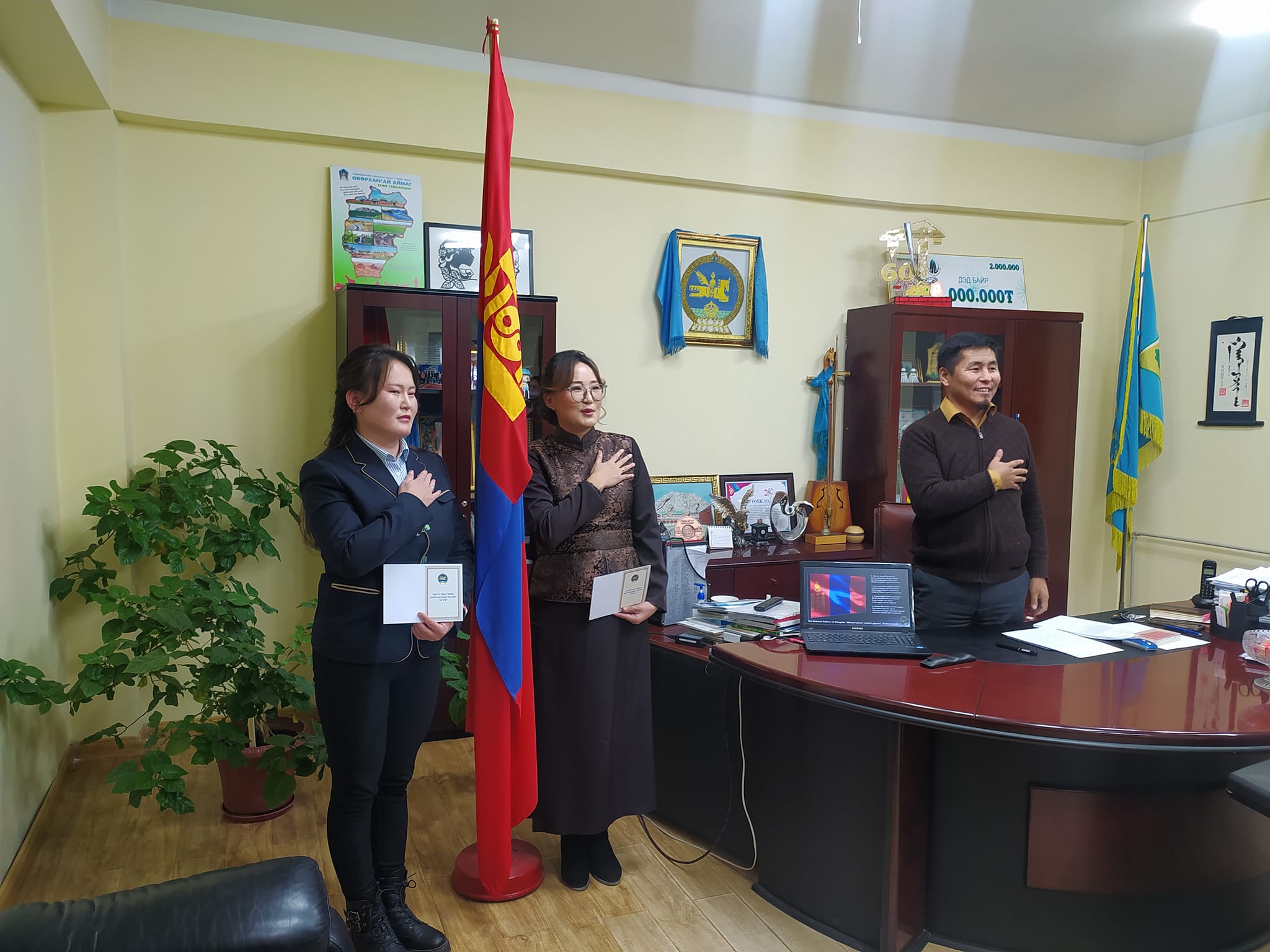 ТӨРИЙН ЗАХИРГААНЫ АЛБАН ХААГЧИЙН ТАНГАРАГ ӨРГӨХ ЁСЛОЛ БОЛЛОО.