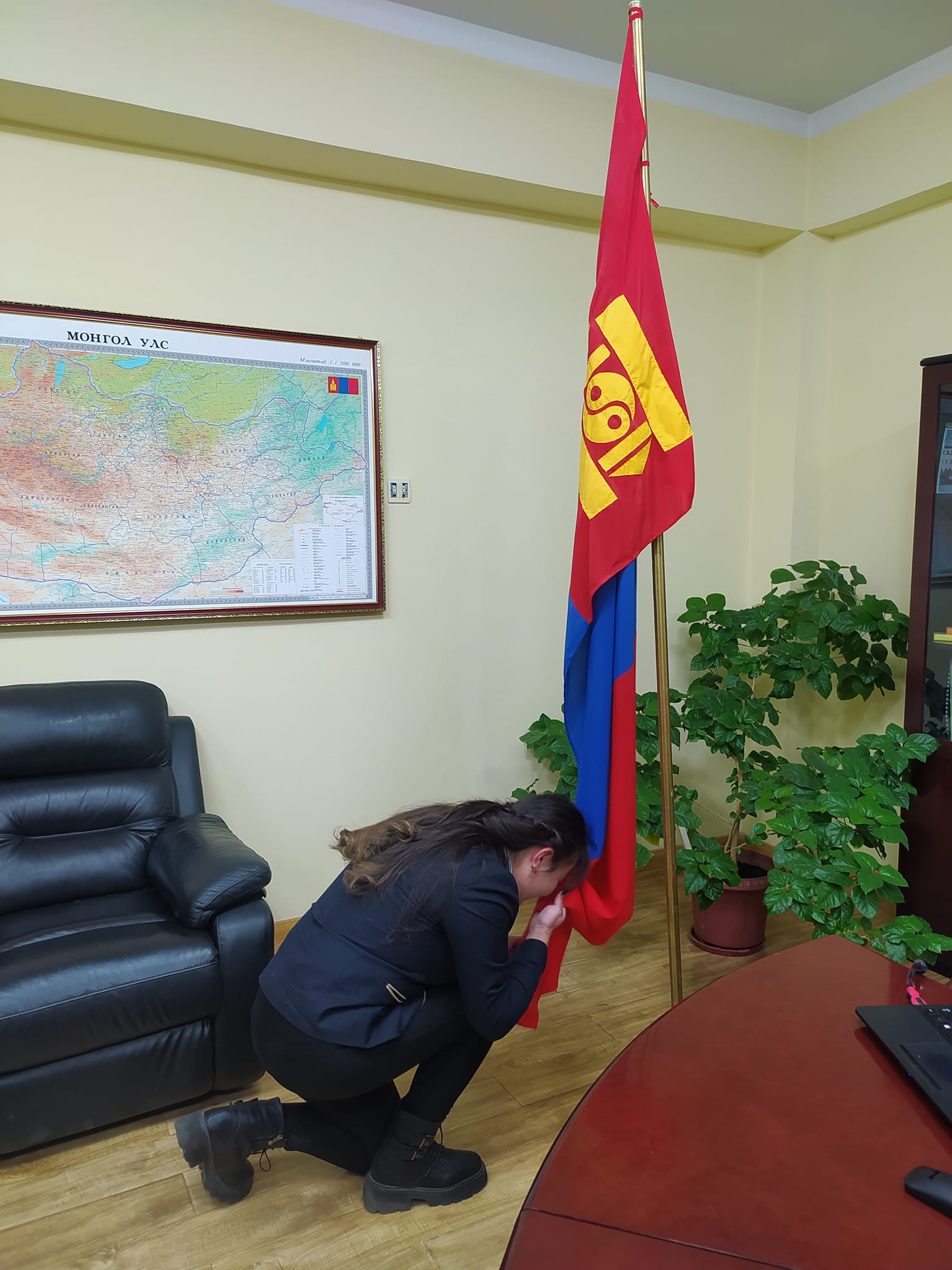 ТӨРИЙН ЗАХИРГААНЫ АЛБАН ХААГЧИЙН ТАНГАРАГ ӨРГӨХ ЁСЛОЛ БОЛЛОО.