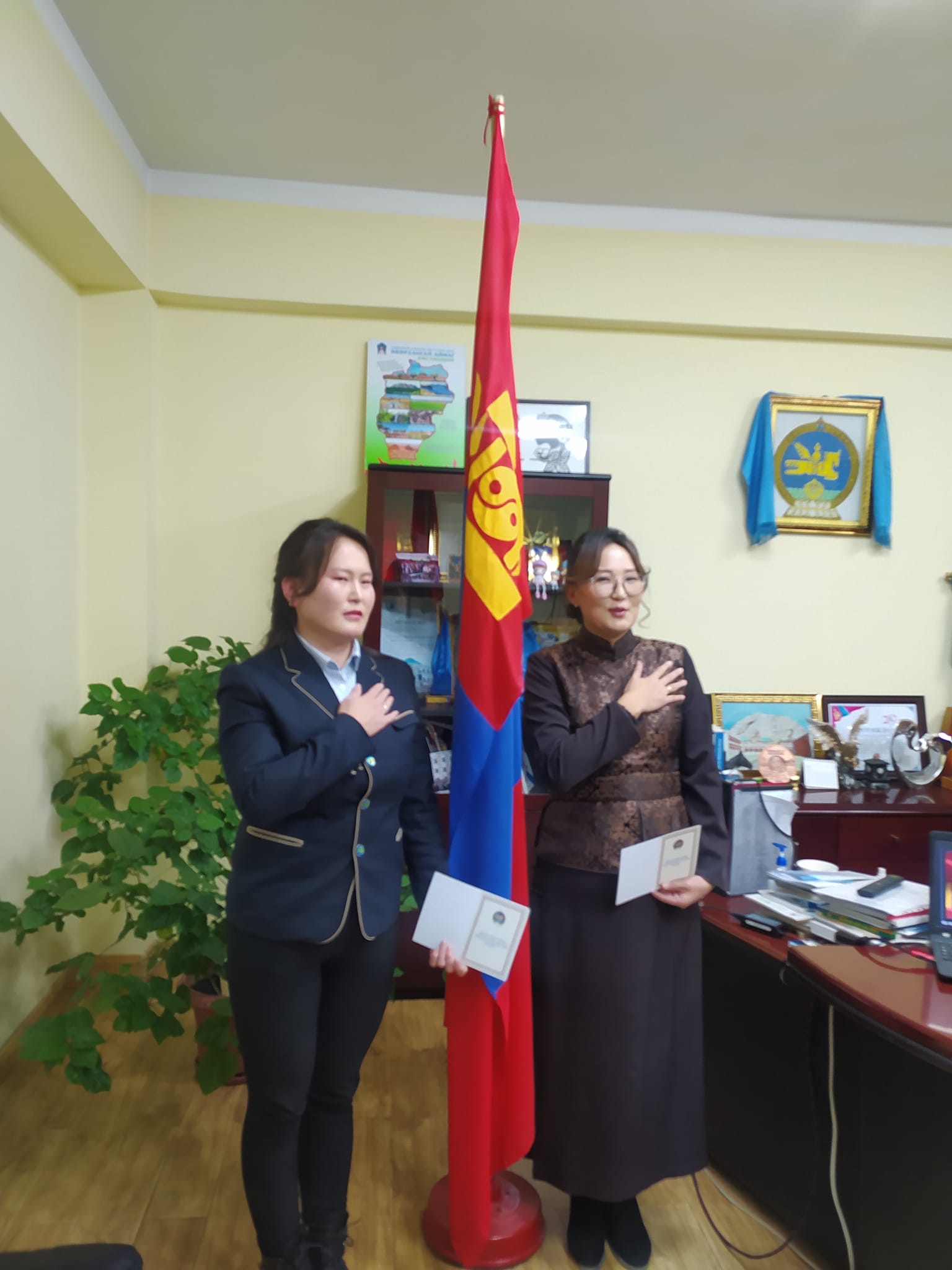 ТӨРИЙН ЗАХИРГААНЫ АЛБАН ХААГЧИЙН ТАНГАРАГ ӨРГӨХ ЁСЛОЛ БОЛЛОО.